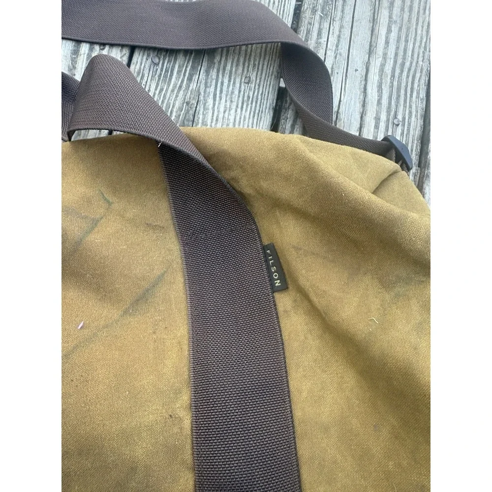 Filson Medium Sized Field Duffle Bag Dark Tan Brand New With Stains